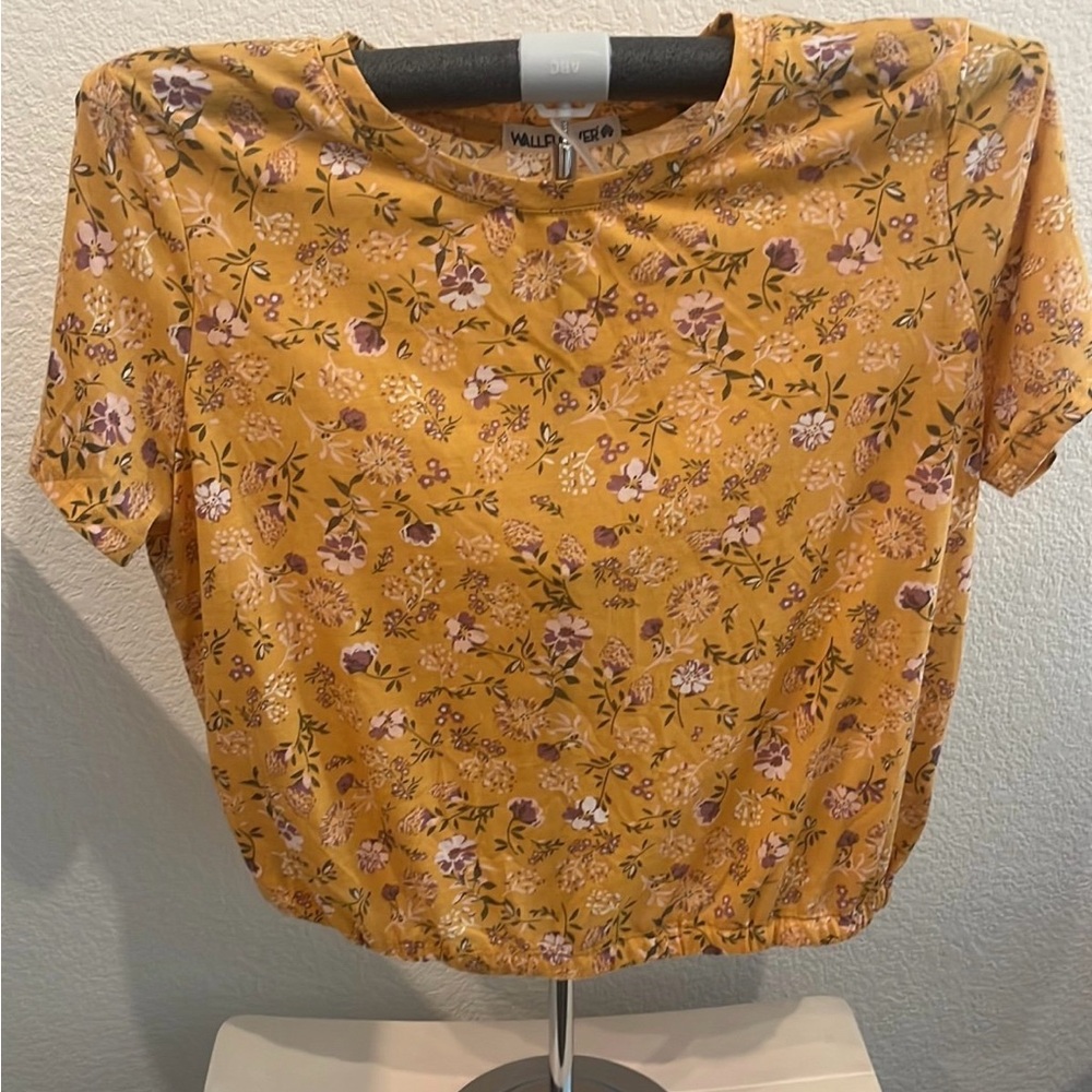 Floral short sleeve shirt